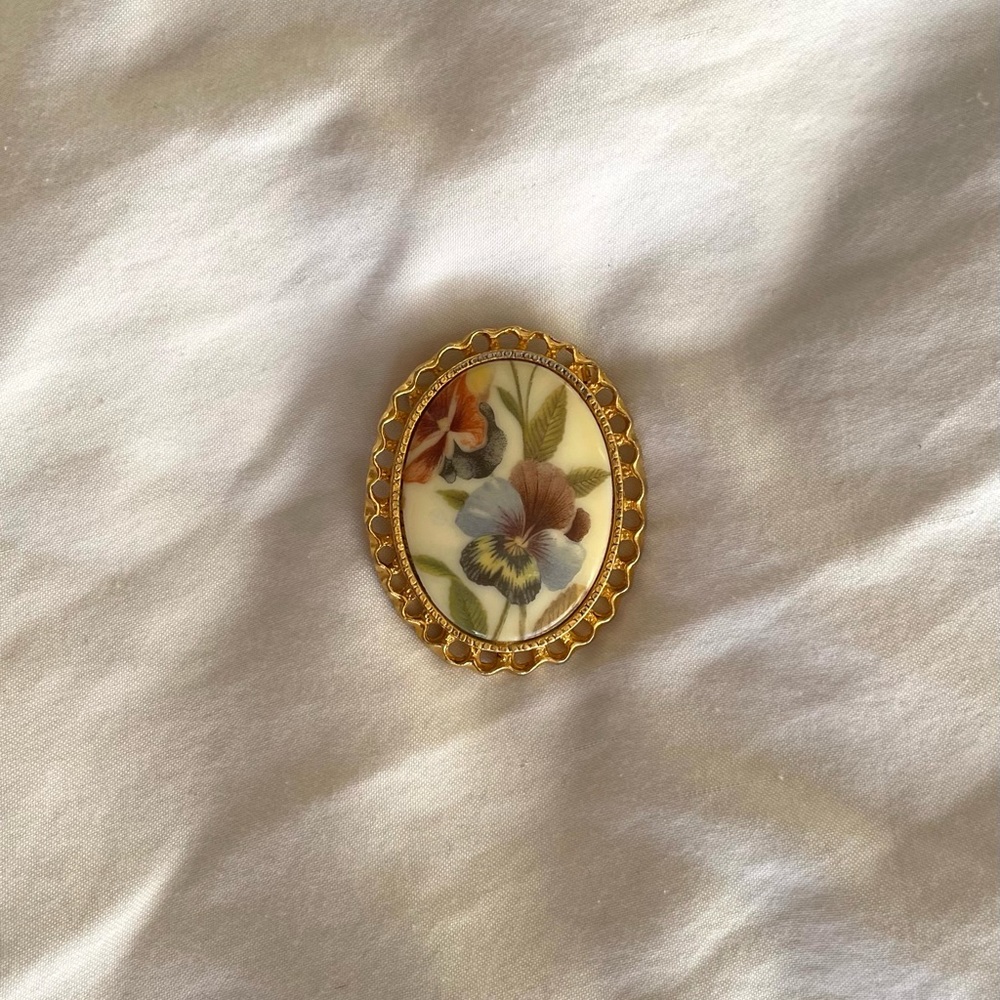vintage gold flower pin